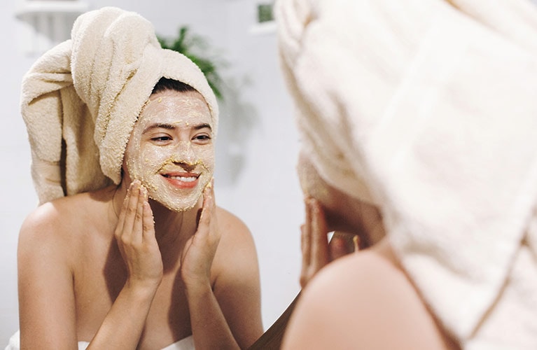 Peeling selber machen: 8 DIY-Rezepte für glatte Haut