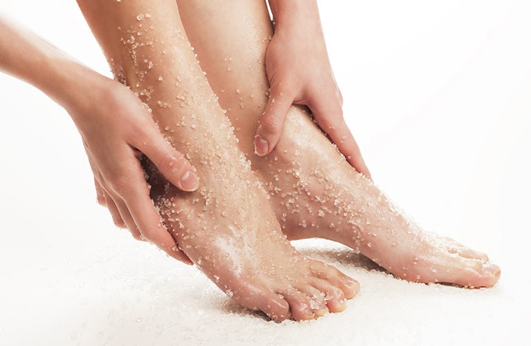 Peeling selber machen: 8 DIY-Rezepte für glatte Haut