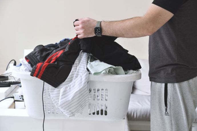 como quitar el mal olor de la ropa de deporte