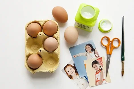 Paaseieren versieren met familiefoto's