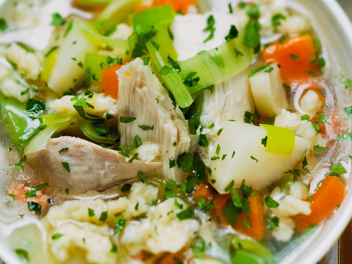 Hühnersuppe mit Gemüse und Petersilie: Rezept auf for me