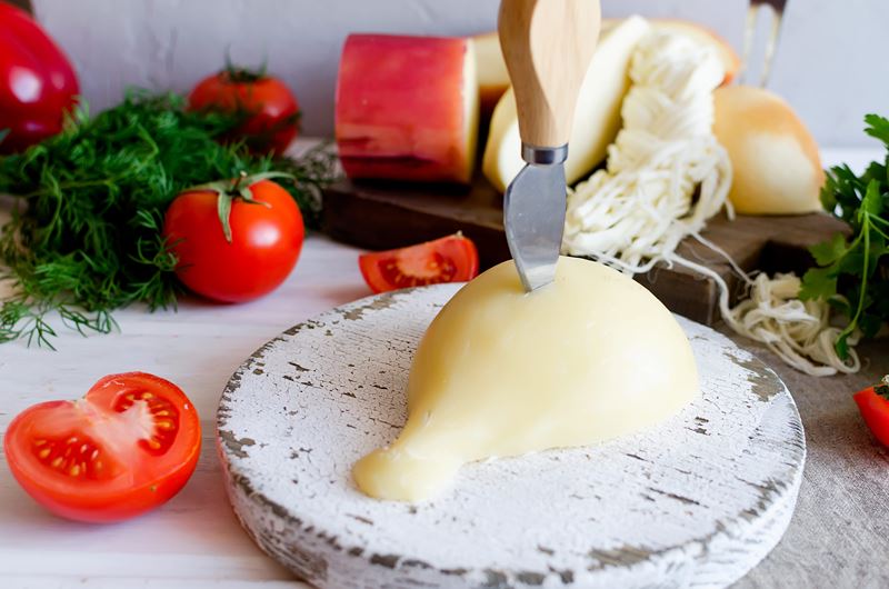 calorías del queso provolone