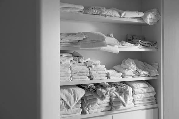 Optimiser le rangement des vêtements et du linge de maison : le