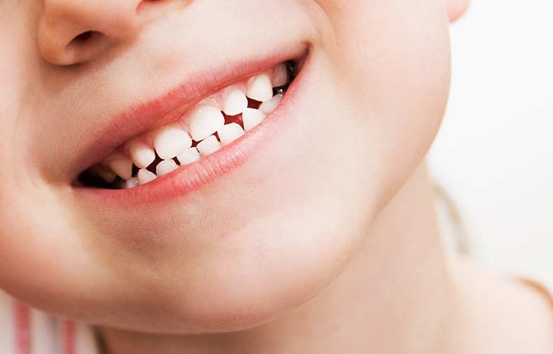 Tips που κάνουν τη διαφορά στο βούρτσισμα των παιδικών δοντιών