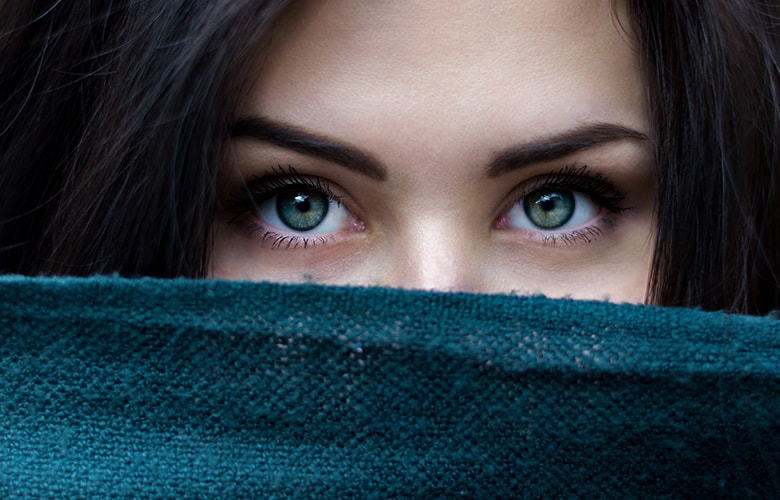 Πώς θα εφαρμόζεις σωστά την κρέμα των ματιών σου