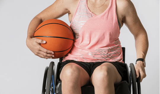 αθλητής σε αναπηρικό καροτσάκι