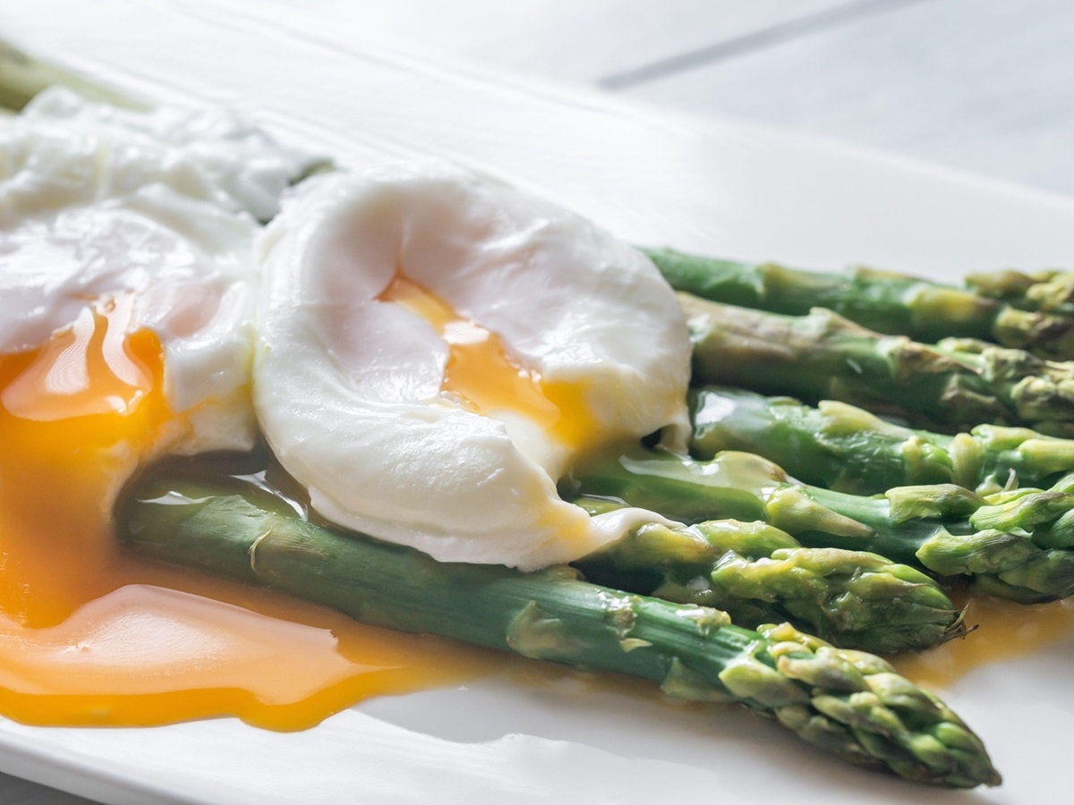 Poached Eggs recipes: top tips on poaching eggs!